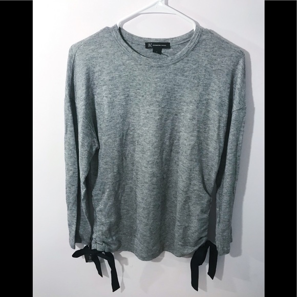 Adorable Ribbon End Long Sleeve Gray Top - Picture 1 of 4
